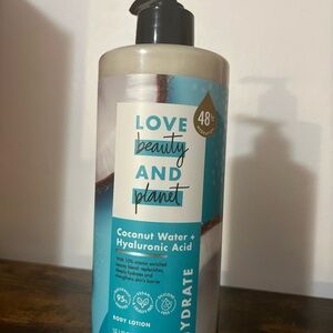 Love Beauty and Planet Hydrate Body Lotion